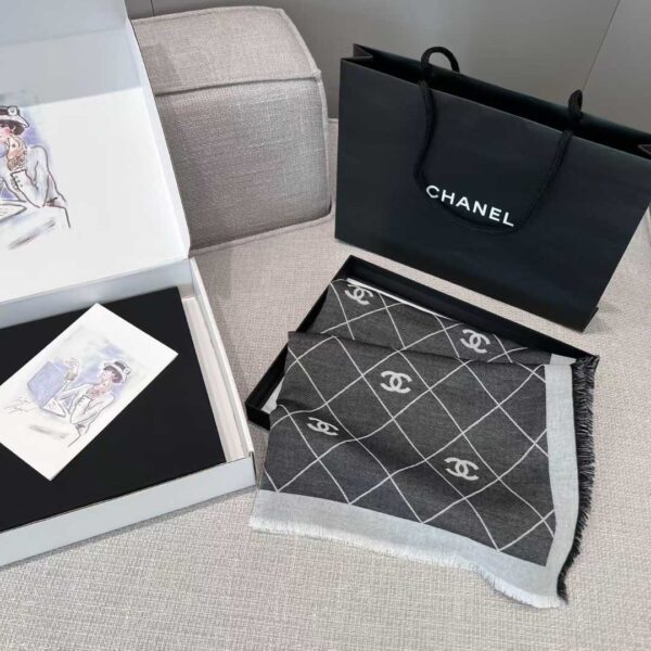CHANEL Scarf