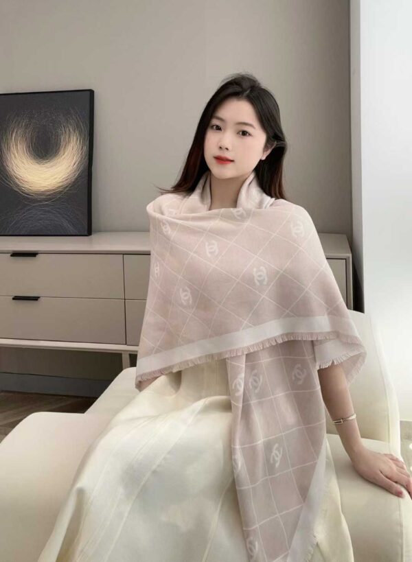 CHANEL Scarf