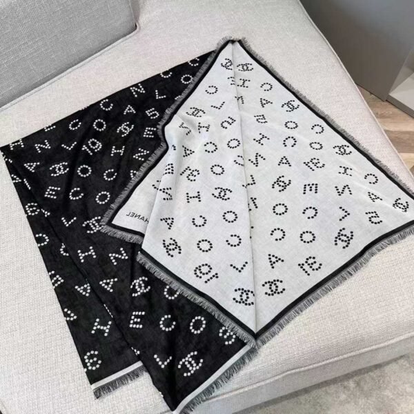 CHANEL Scarf