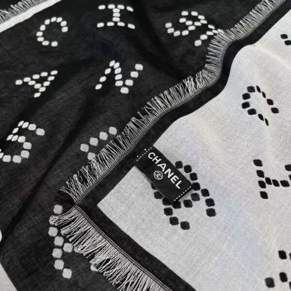 CHANEL Scarf