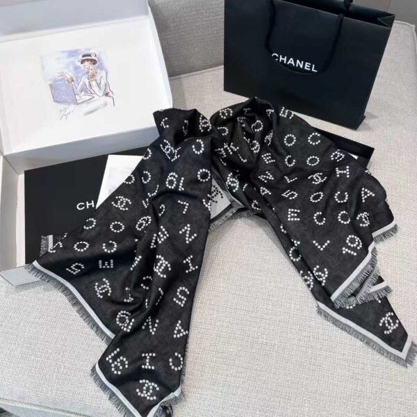 CHANEL Scarf