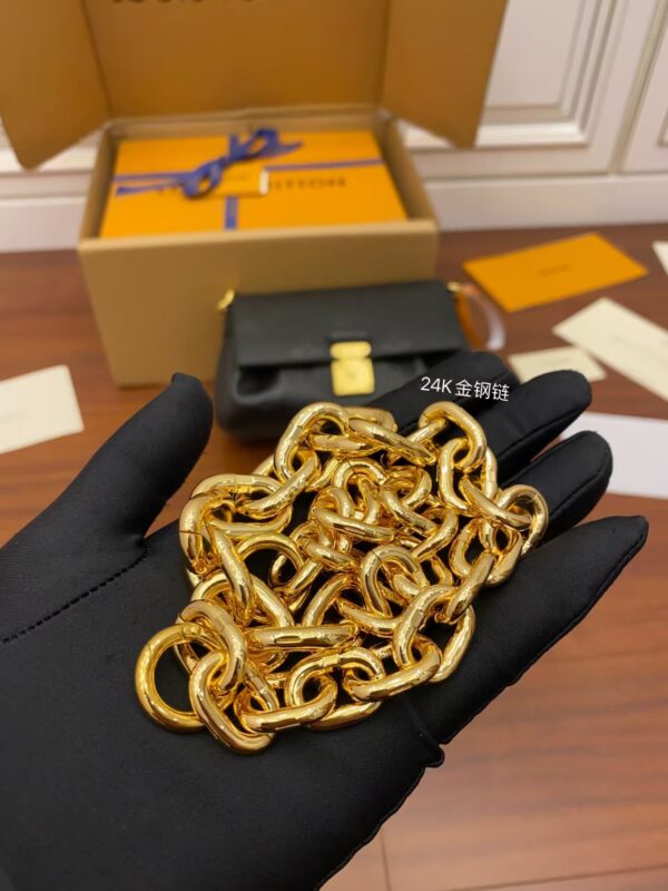 LOUIS VUITTON M45813 FAVORITE BAG