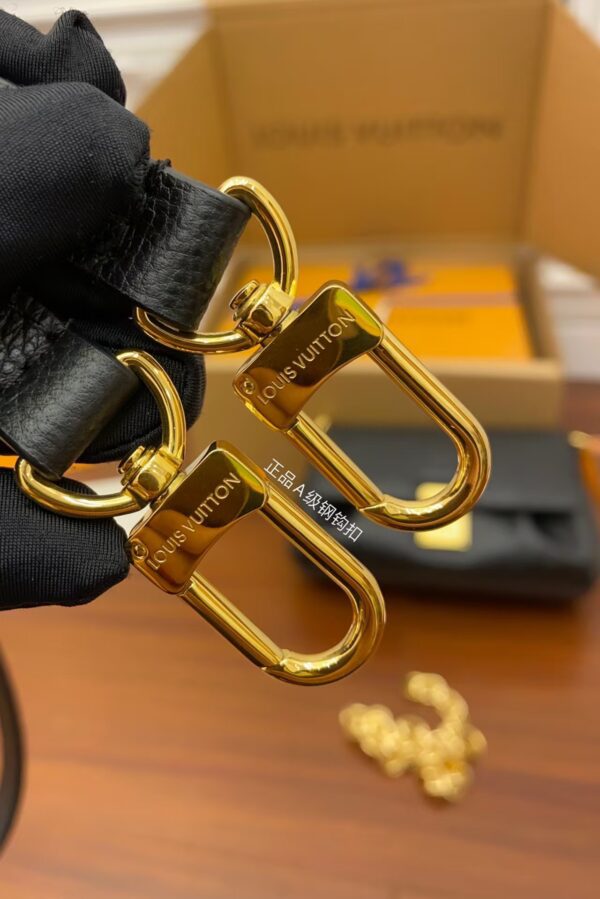 LOUIS VUITTON M45813 FAVORITE BAG