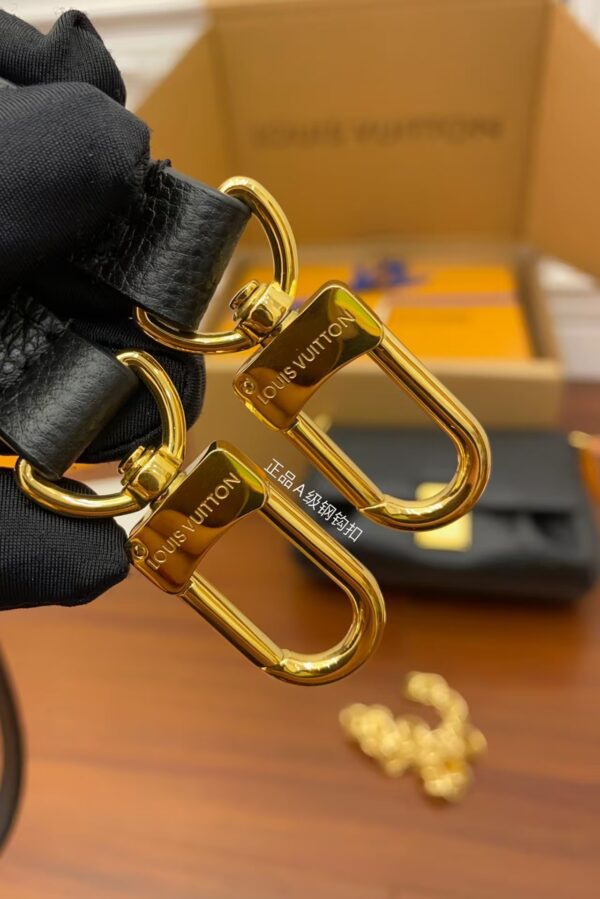 LOUIS VUITTON M45813 FAVORITE BAG