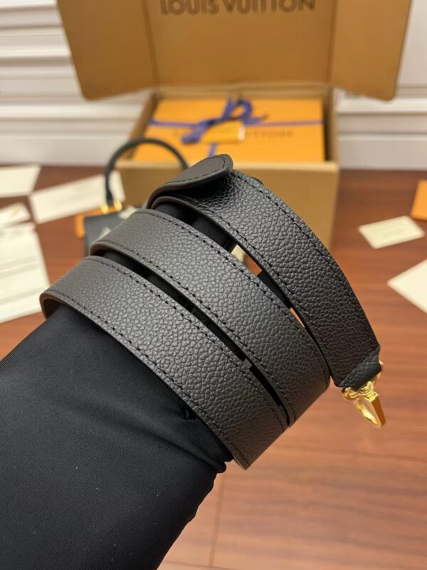 LOUIS VUITTON Madeleine  M45978