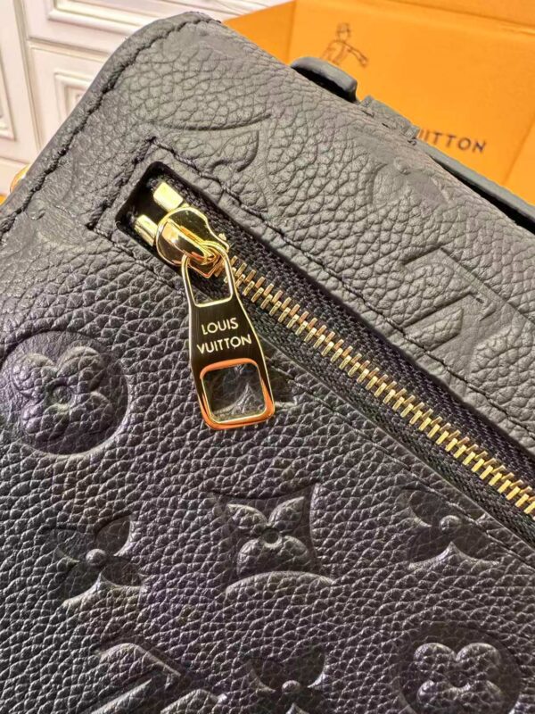 LOUIS VUITTON M46595 Pochette Métis East West