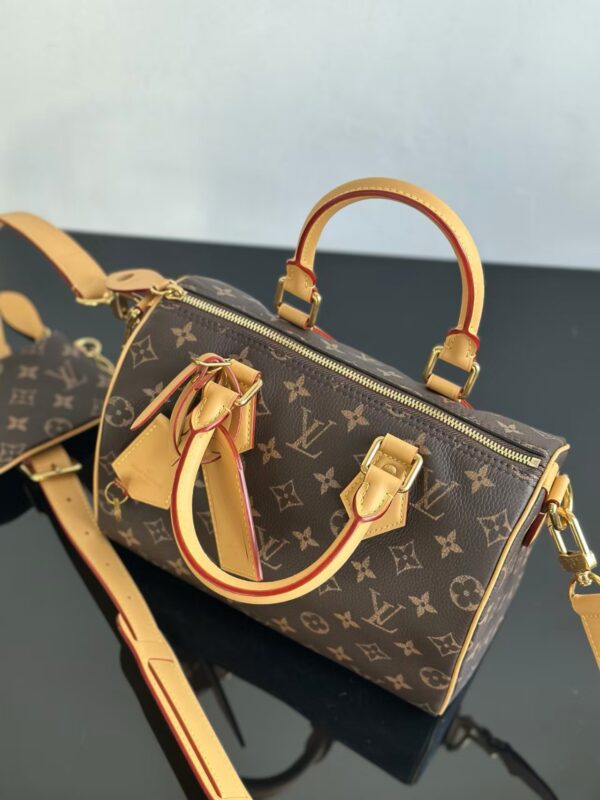 LOUIS VUITTON M24443 SPEEDY P9 BANDOULIERE25