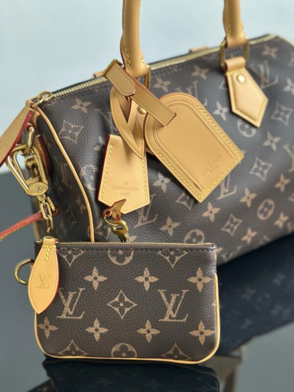 LOUIS VUITTON M24443 SPEEDY P9 BANDOULIERE25
