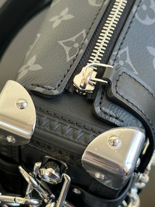 LOUIS VUITTON M26226 Side Trunk MM East West