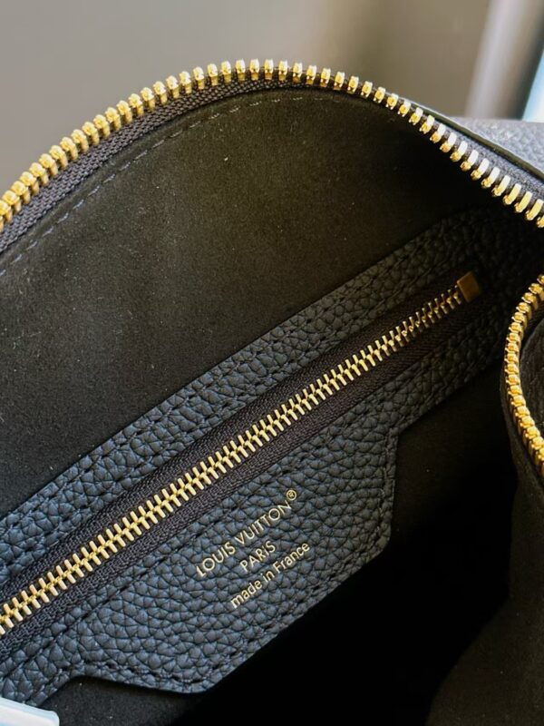 LOUIS VUITTON M26486 Speedy Bandoulière 25