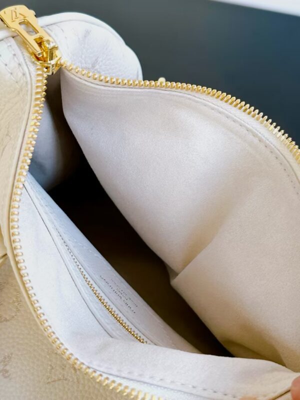 LOUIS VUITTON M26690 Speedy Bandoulière 25