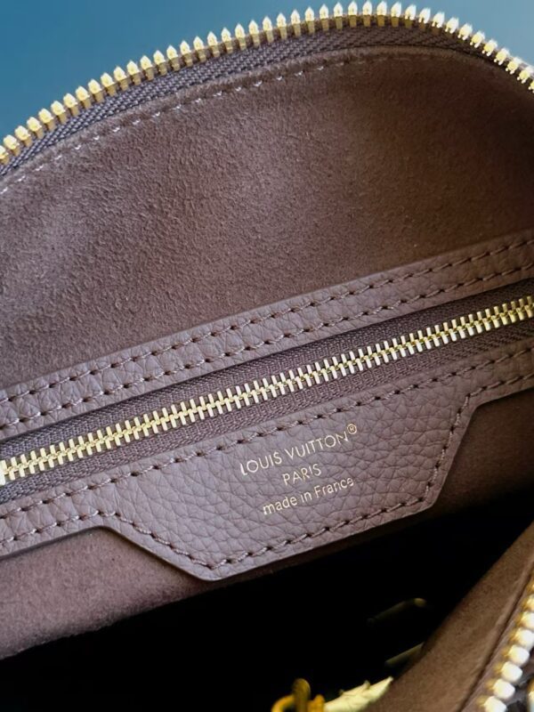 LOUIS VUITTON M26691 Speedy Bandoulière 25