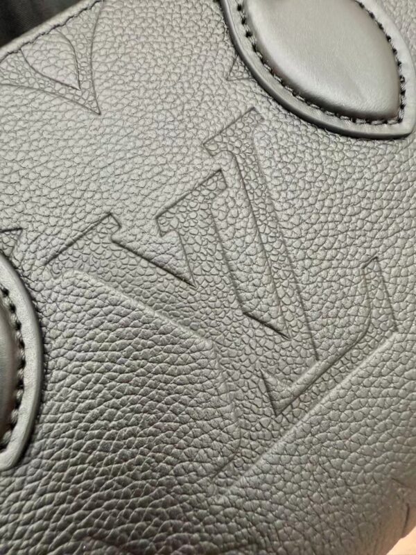 LOUIS VUITTON M23640 OnTheGo East West