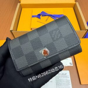 LOUIS VUITTON M62662 Key bag