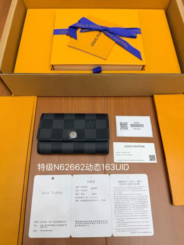 LOUIS VUITTON M62662 Key bag