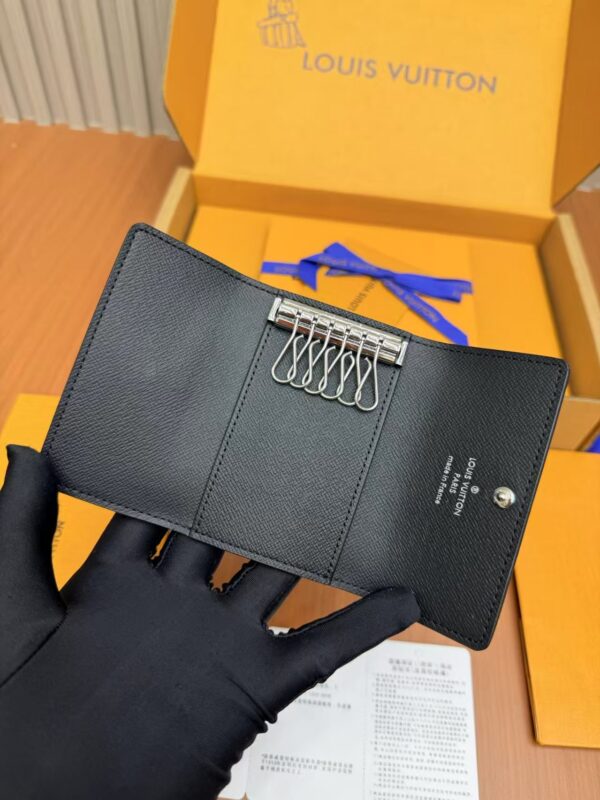 LOUIS VUITTON M62662 Key bag