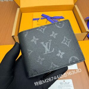 LOUIS VUITTON M26744 Multiple Wallet