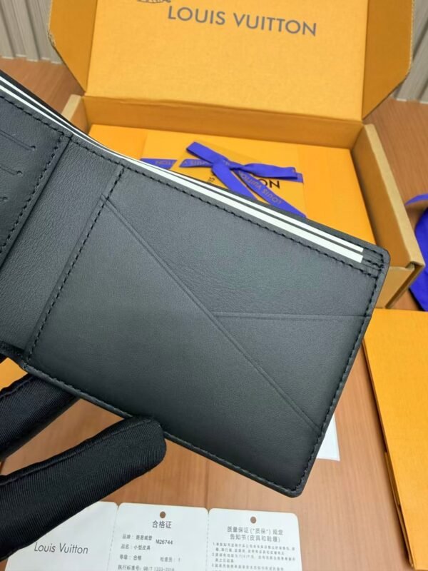 LOUIS VUITTON M26744 Multiple Wallet