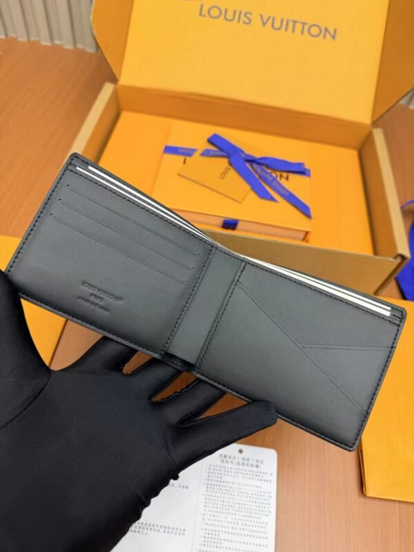LOUIS VUITTON M26744 Multiple Wallet