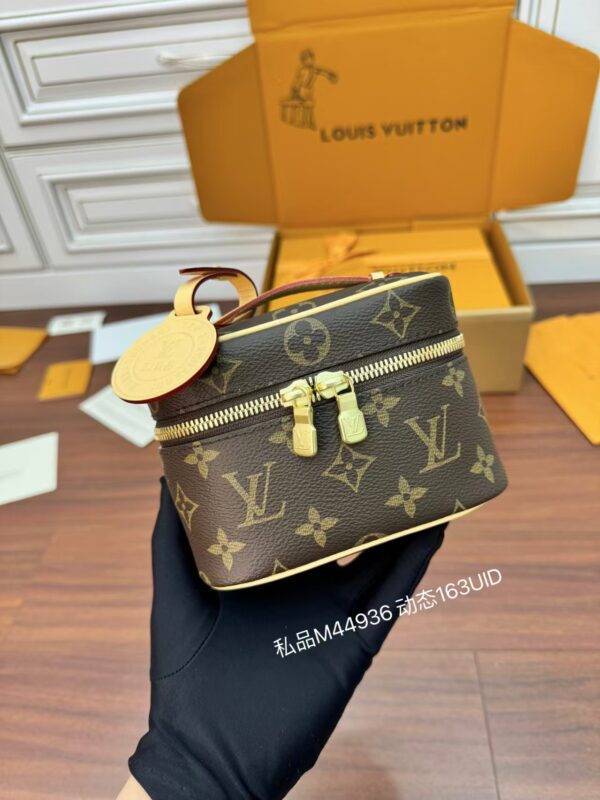 LOUIS VUITTON M44936 Nice Nano