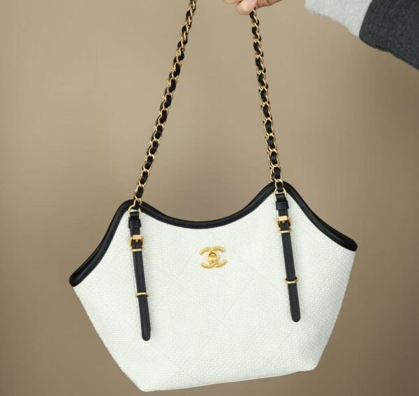 CHANEL SHOPPING BAG
