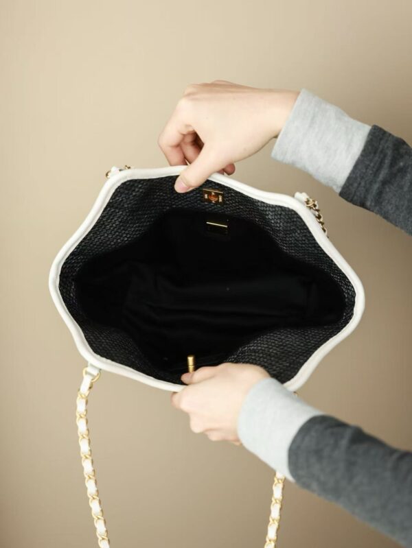 CHANEL SHOPPING BAG