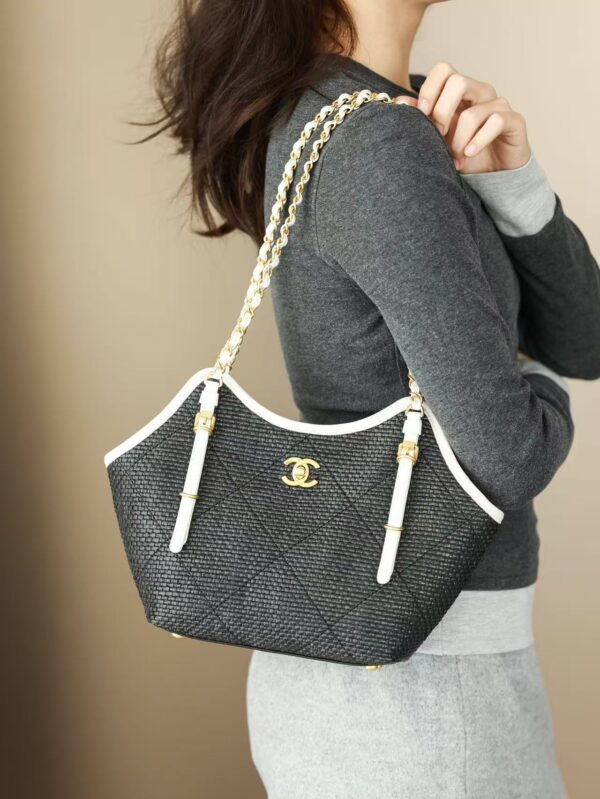 CHANEL SHOPPING BAG