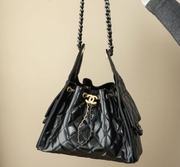 CHANEL 25 Small Handbag