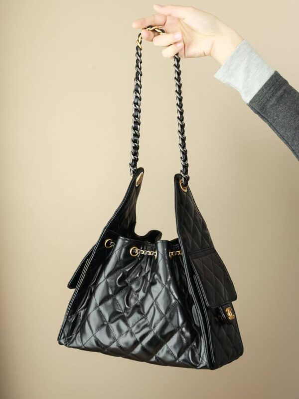 CHANEL 25 Small Handbag