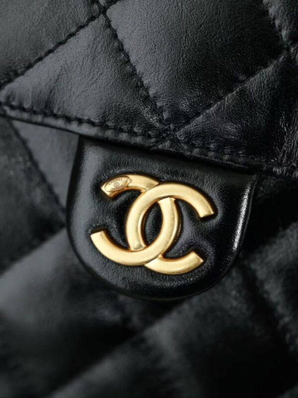CHANEL 25 Small Handbag