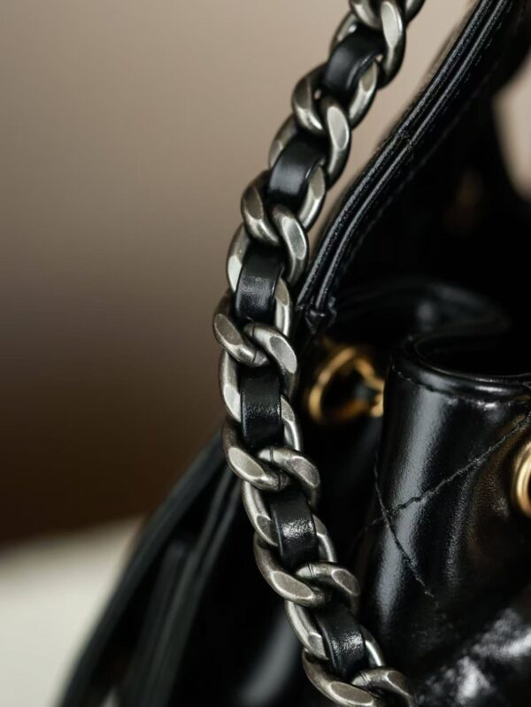 CHANEL 25 Small Handbag