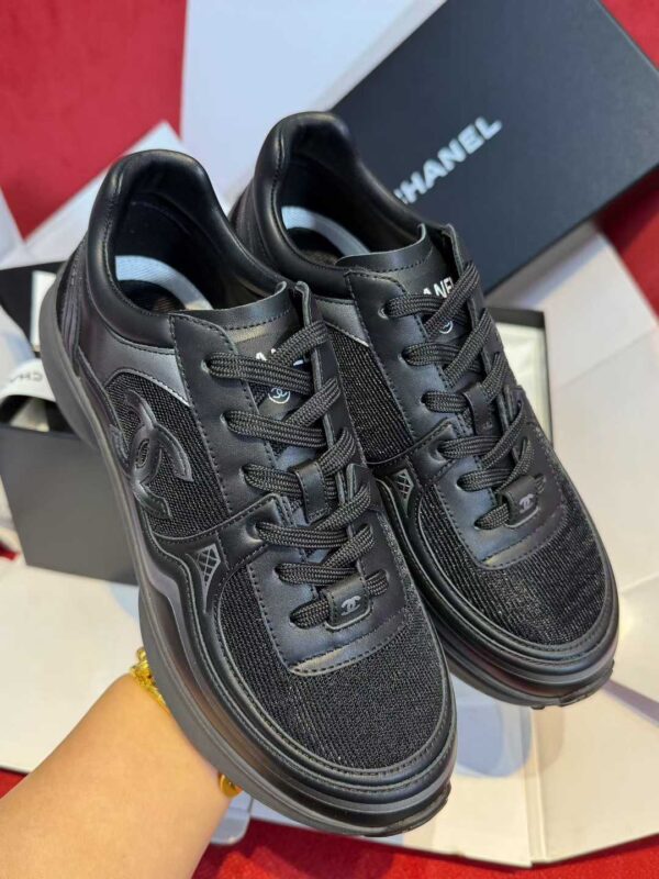 CHANEL  Sneakers