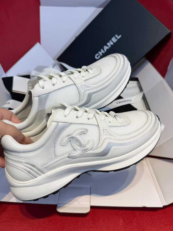 CHANEL  Sneakers