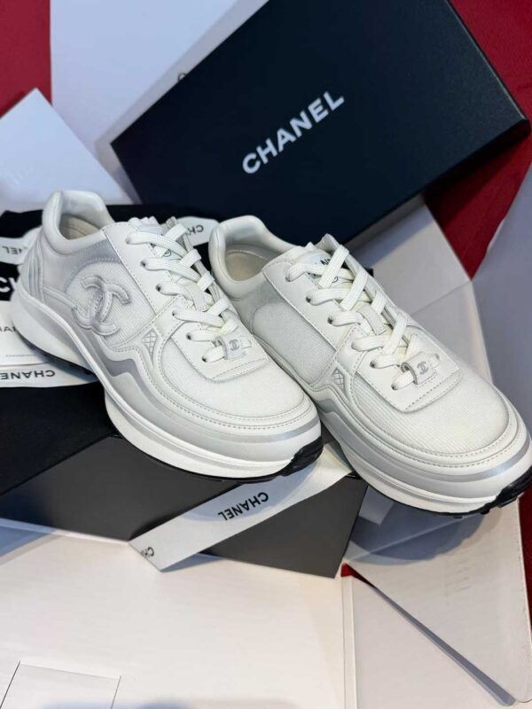 CHANEL  Sneakers