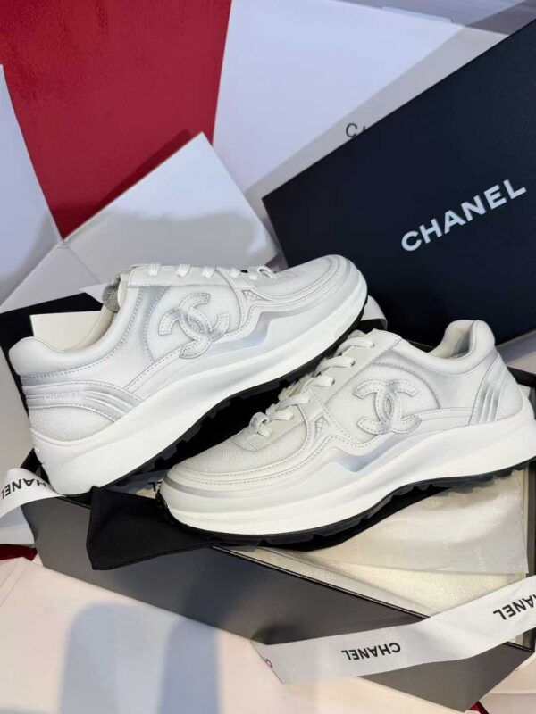 CHANEL  Sneakers