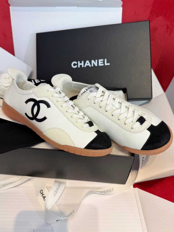 CHANEL Sneakers