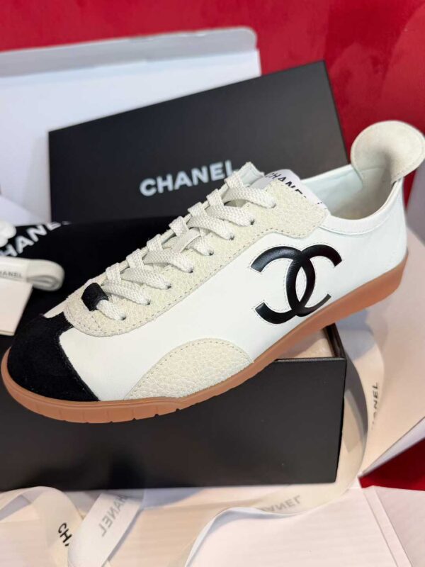 CHANEL Sneakers