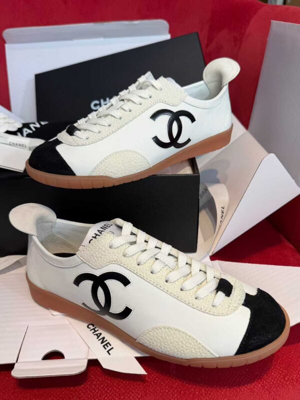 CHANEL Sneakers