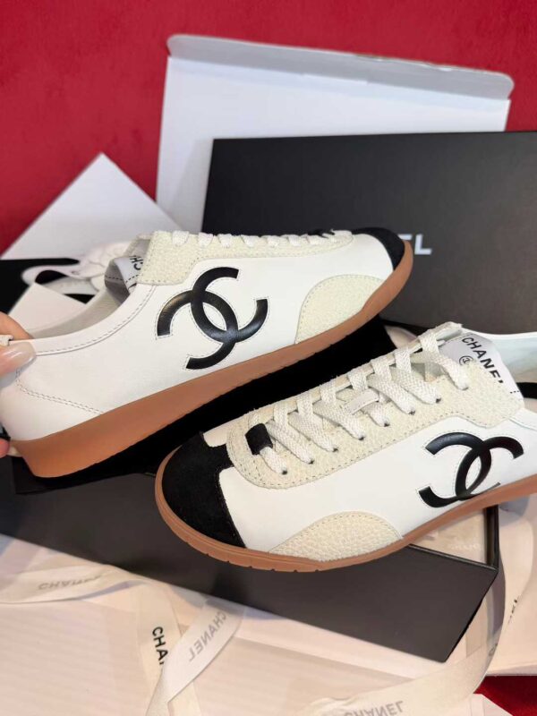 CHANEL Sneakers