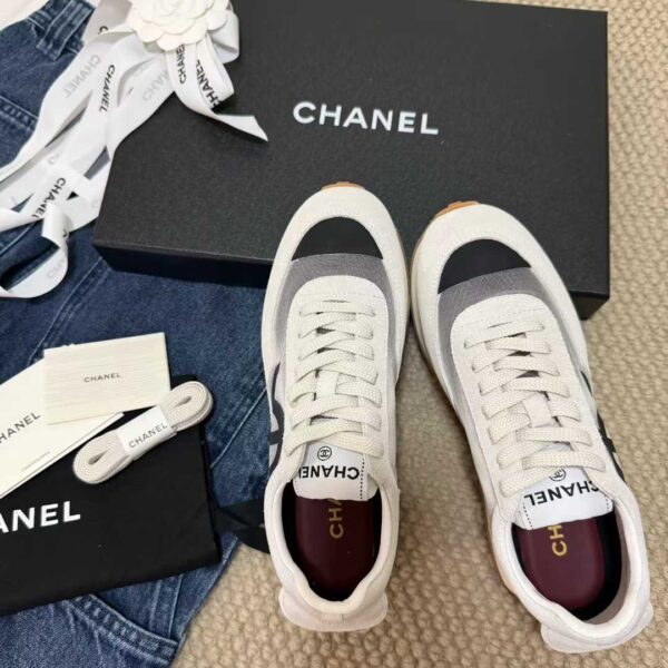 CHANEL Heightening sneakers