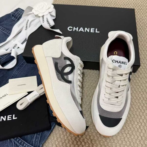 CHANEL Heightening sneakers