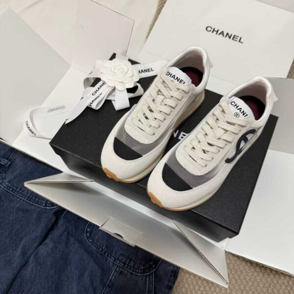CHANEL Heightening sneakers