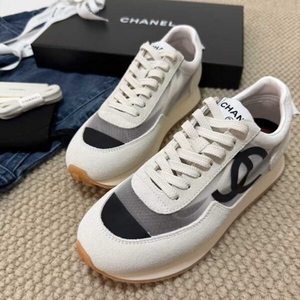 CHANEL Heightening sneakers