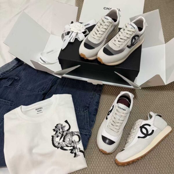 CHANEL Heightening sneakers