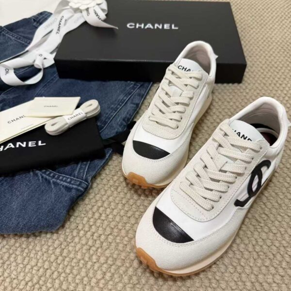 CHANEL Heightening sneakers