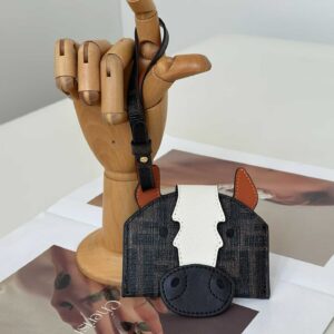 FENDI Card bag hangings(Contact customer service what color you need）