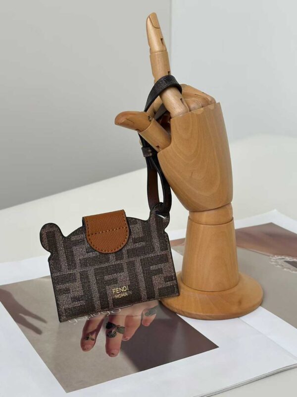 FENDI Card bag hangings(Contact customer service what color you need）