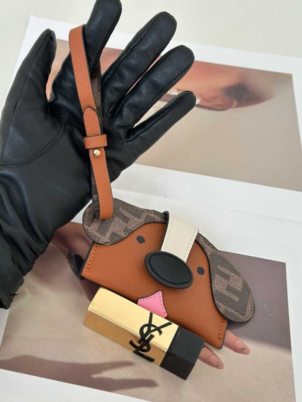 FENDI Card bag hangings(Contact customer service what color you need）