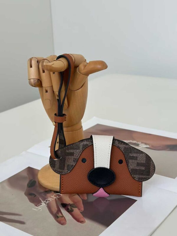 FENDI Card bag hangings(Contact customer service what color you need）