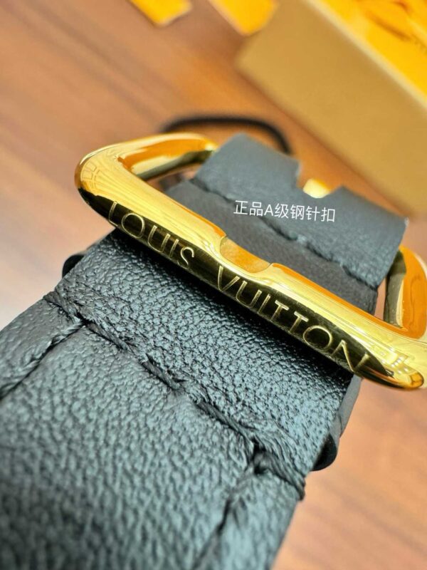 LOUIS VUITTON M14806 KEEPIT  Waist bag
